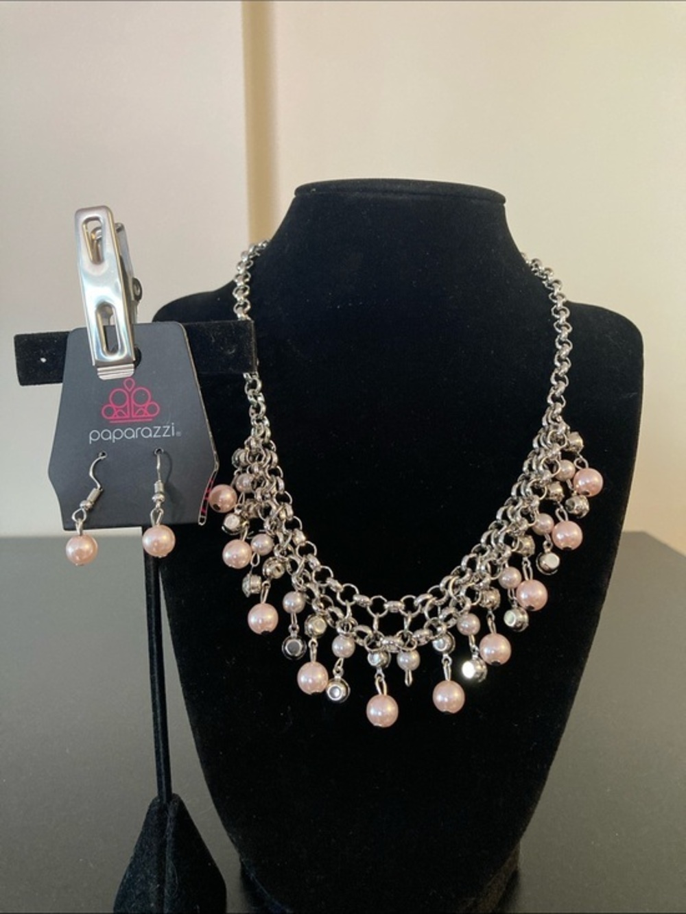 paparazzi Silver-Tone Necklace with Light Pink Pearl Drops